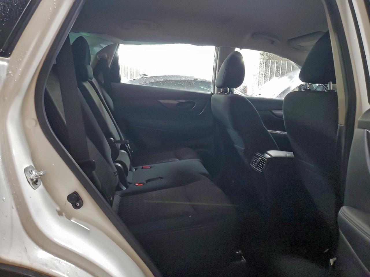 2020 NISSAN ROGUE S photo 10