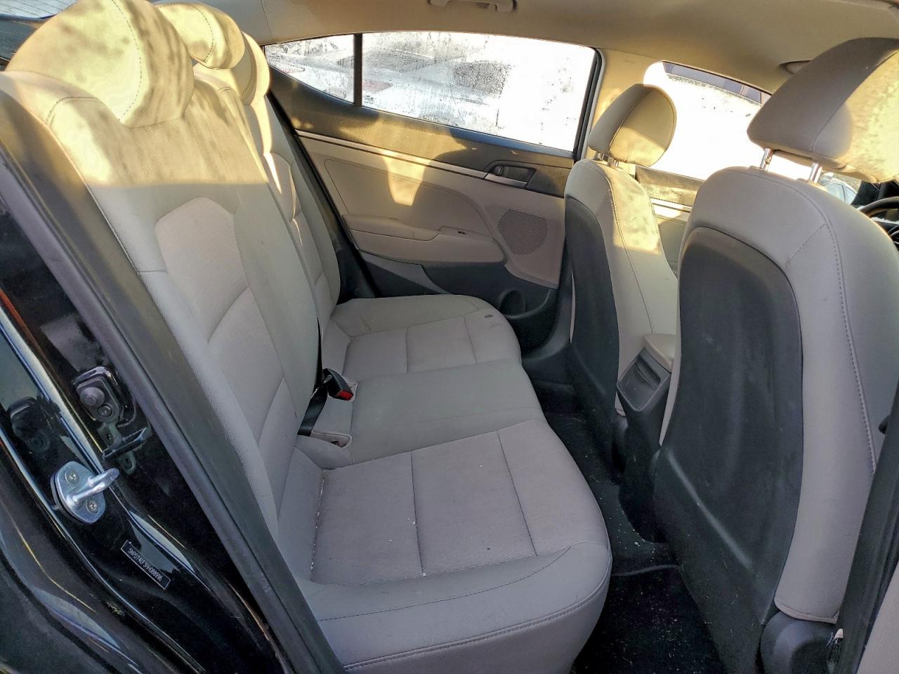 2017 HYUNDAI ELANTRA SE photo 10