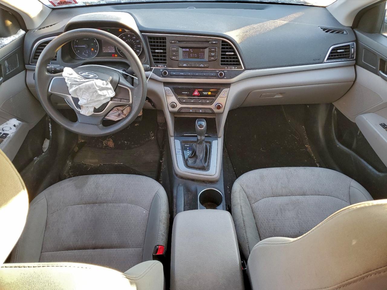 2017 HYUNDAI ELANTRA SE photo 8