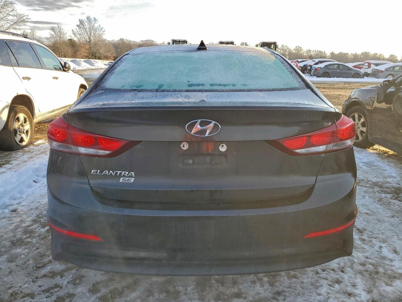 2017 HYUNDAI ELANTRA SE photo 6