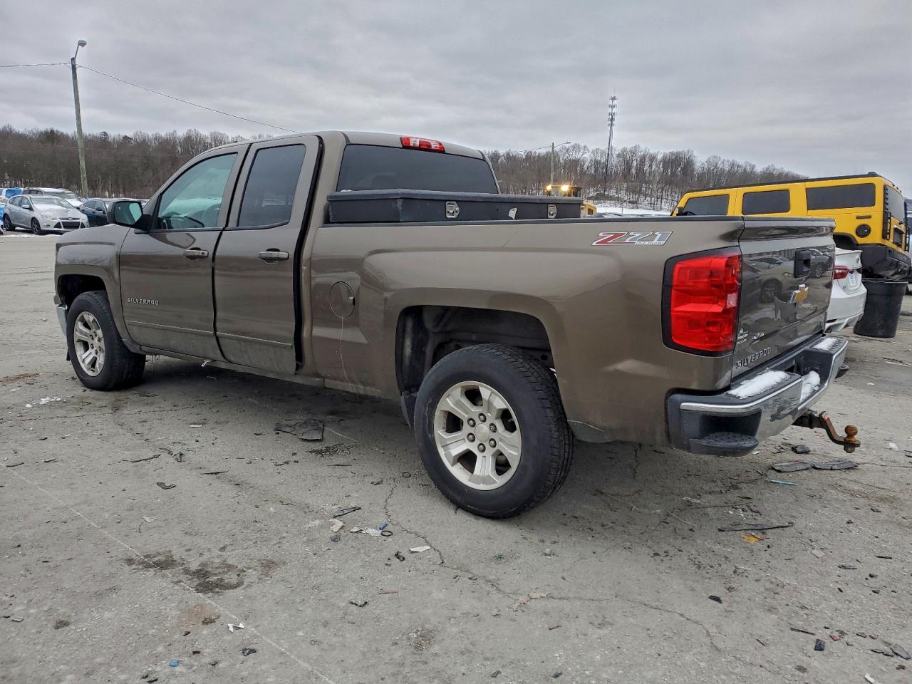 2015 CHEVROLET SILVERADO K1500 LT photo 2