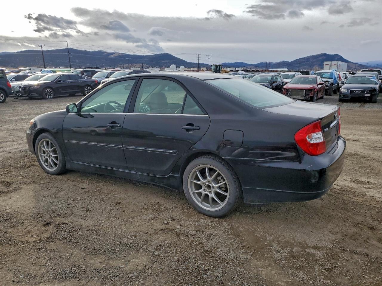 2003 TOYOTA CAMRY XLE V6 photo 2