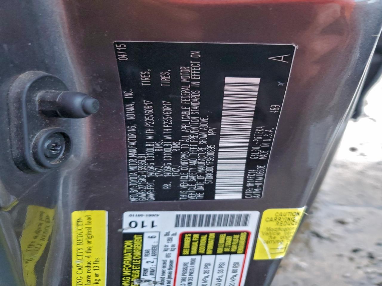 2015 TOYOTA SIENNA LE photo 13