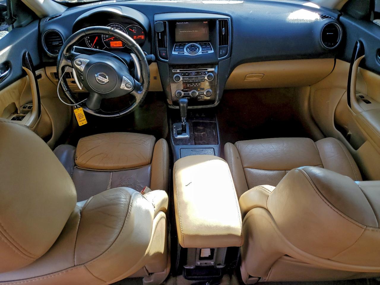 2010 NISSAN MAXIMA S photo 8