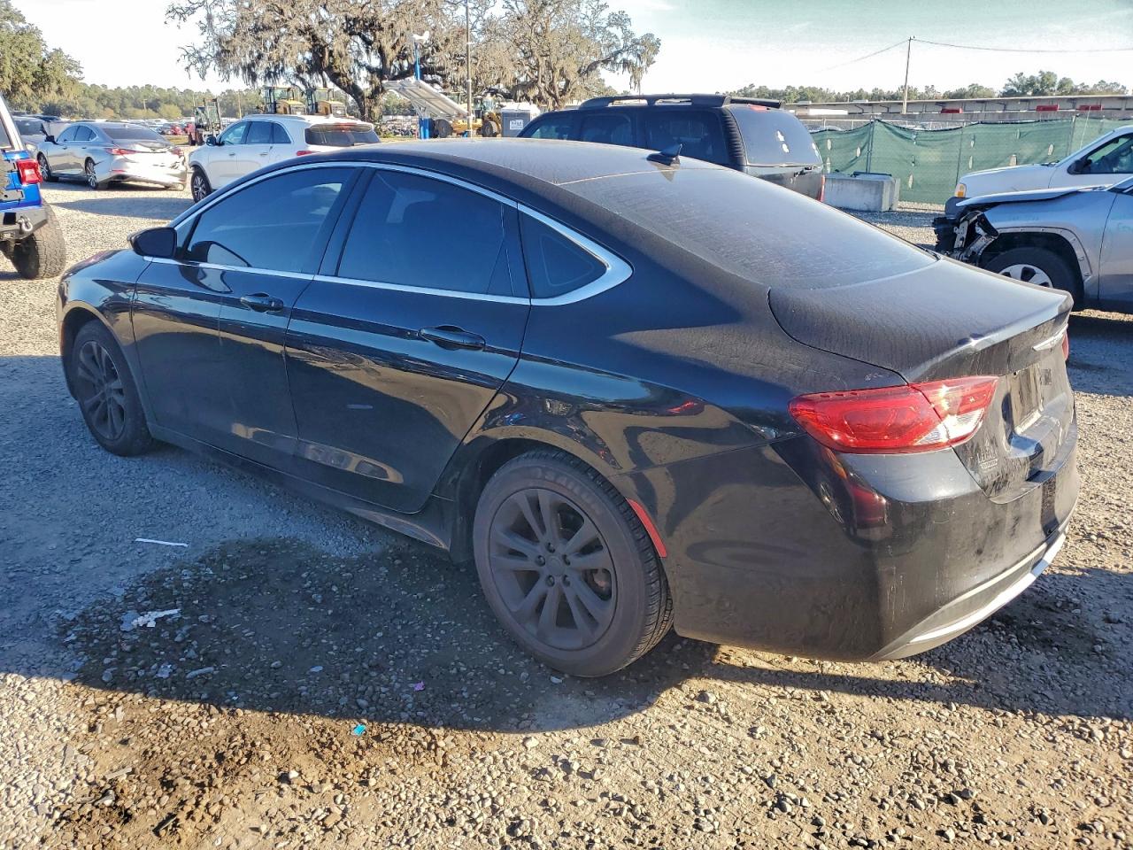 2015 CHRYSLER 200 LIMITED photo 2