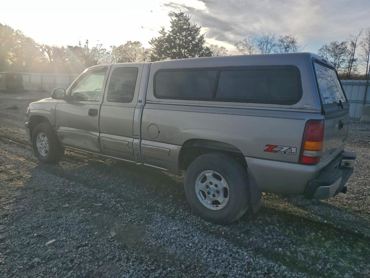 2002 CHEVROLET SILVERADO K1500 photo 3