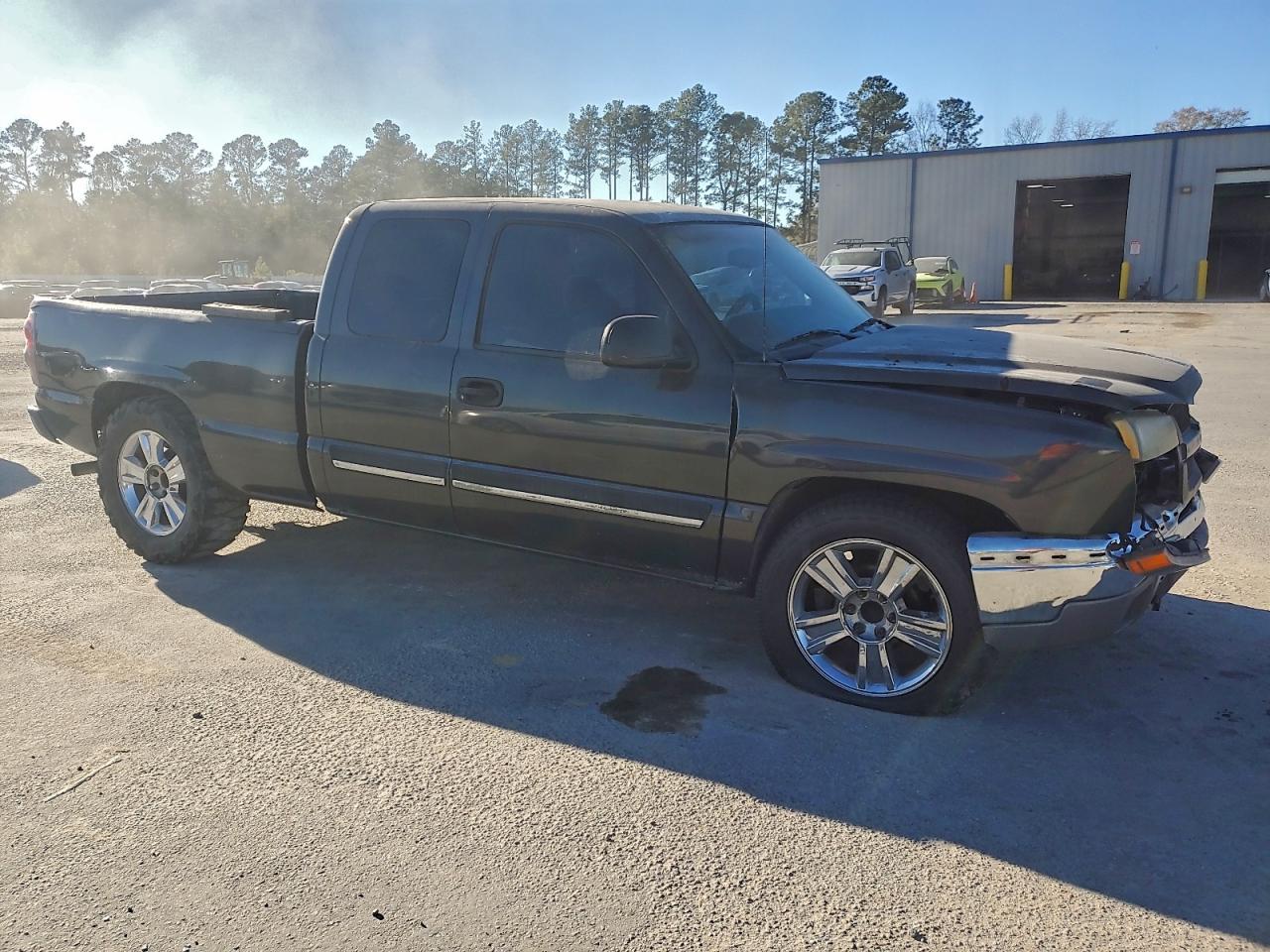 2003 CHEVROLET SILVERADO C1500 photo 4