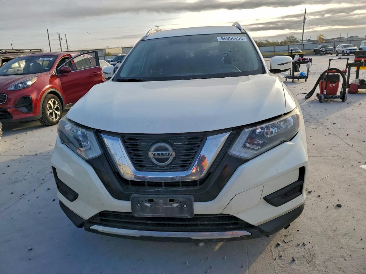 2018 NISSAN ROGUE S photo 5