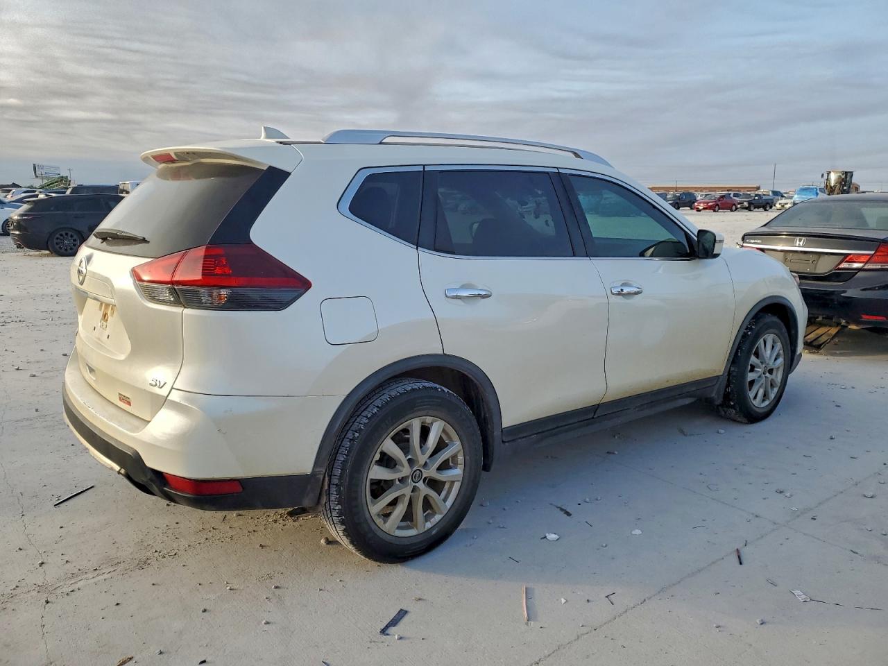 2018 NISSAN ROGUE S photo 3