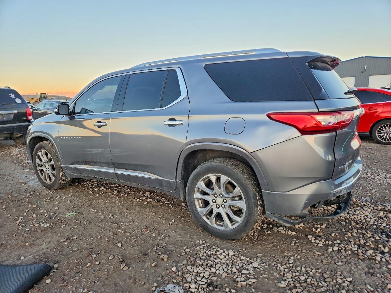 2019 CHEVROLET TRAVERSE PREMIER photo 2