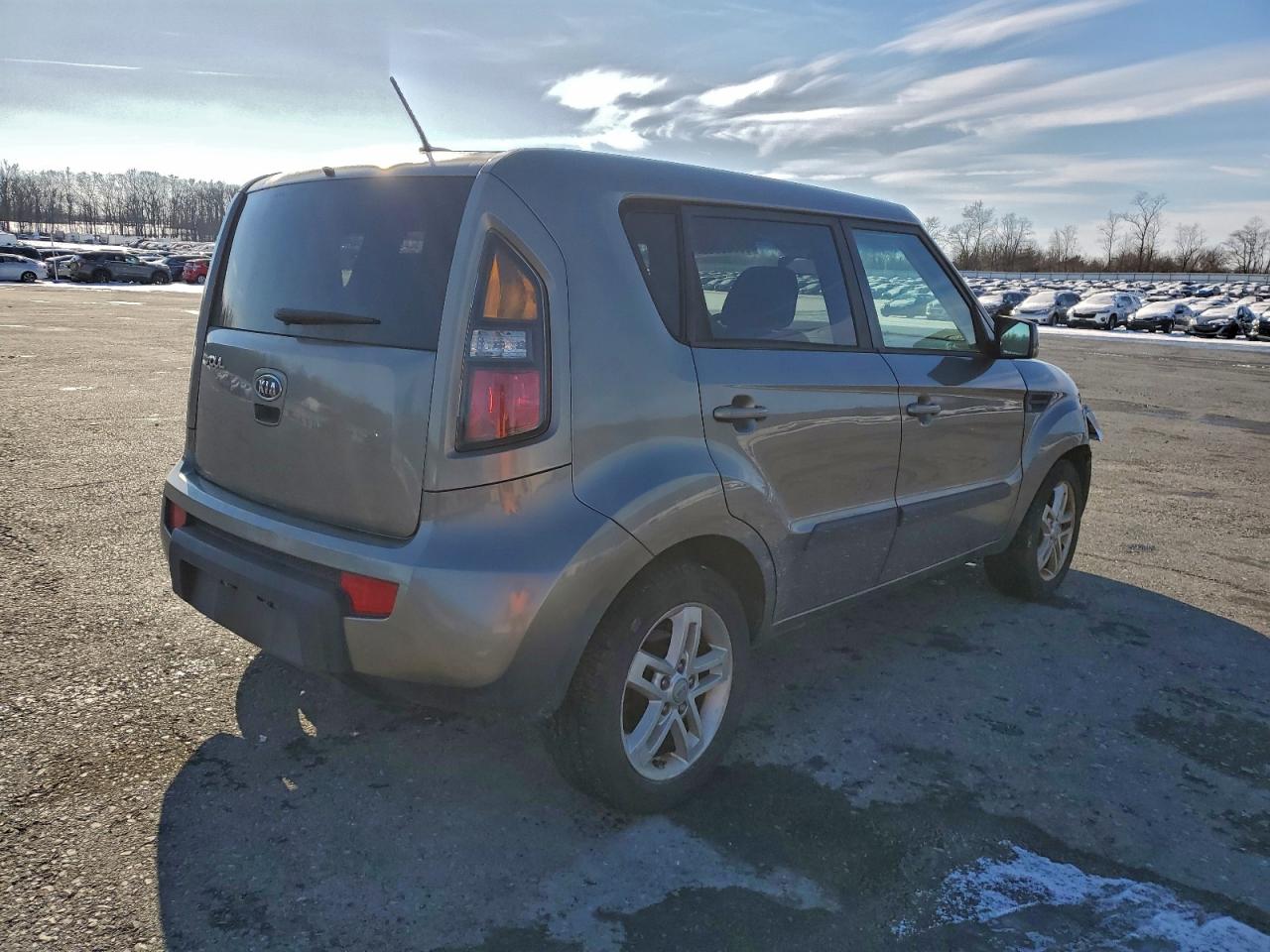 2011 KIA SOUL + photo 3