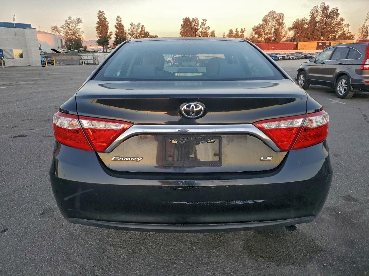 2016 TOYOTA CAMRY LE photo 6