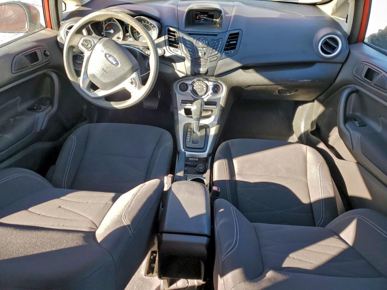 2019 FORD FIESTA SE photo 8