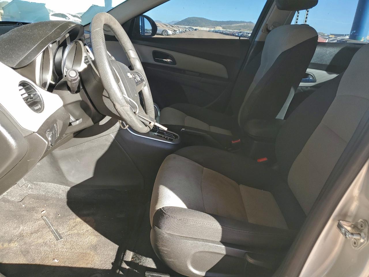 2016 CHEVROLET CRUZE LIMITED LS photo 13