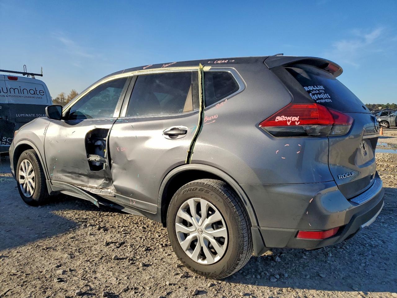 2017 NISSAN ROGUE S photo 4