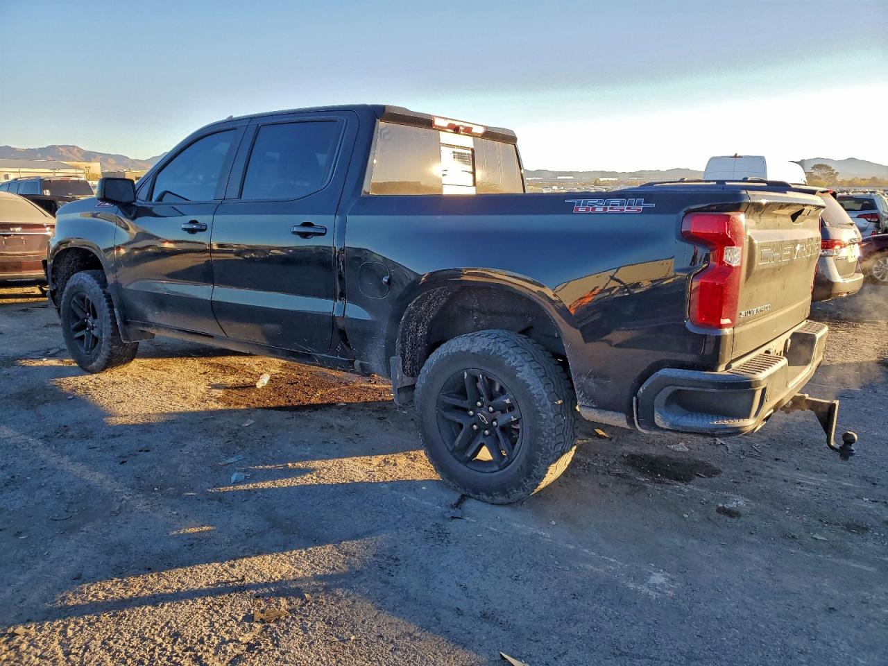 2020 CHEVROLET SILVERADO K1500 LT TRAIL BOSS photo 2