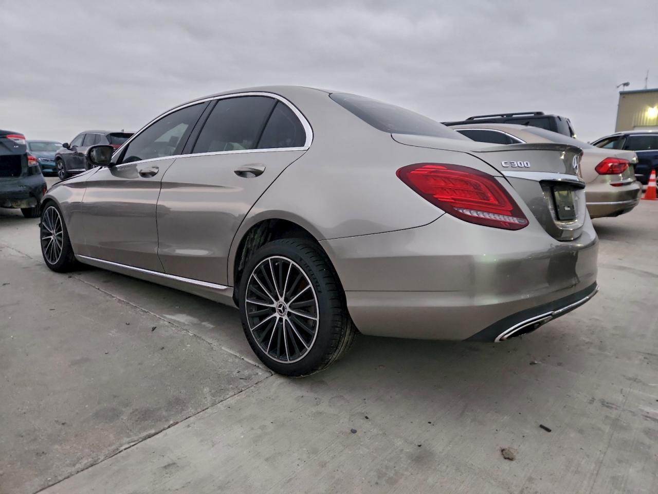 2019 MERCEDES-BENZ C 300 photo 2