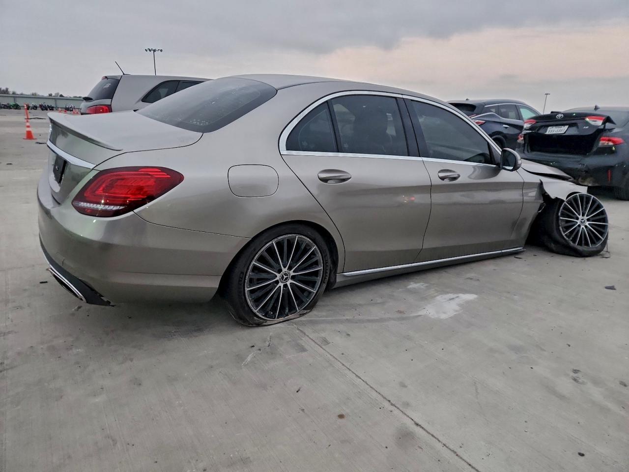 2019 MERCEDES-BENZ C 300 photo 3