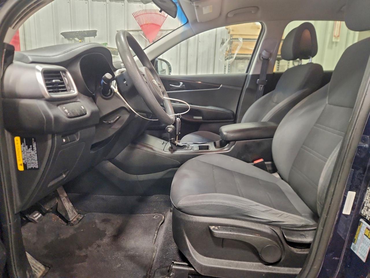 2016 KIA SORENTO LX photo 7
