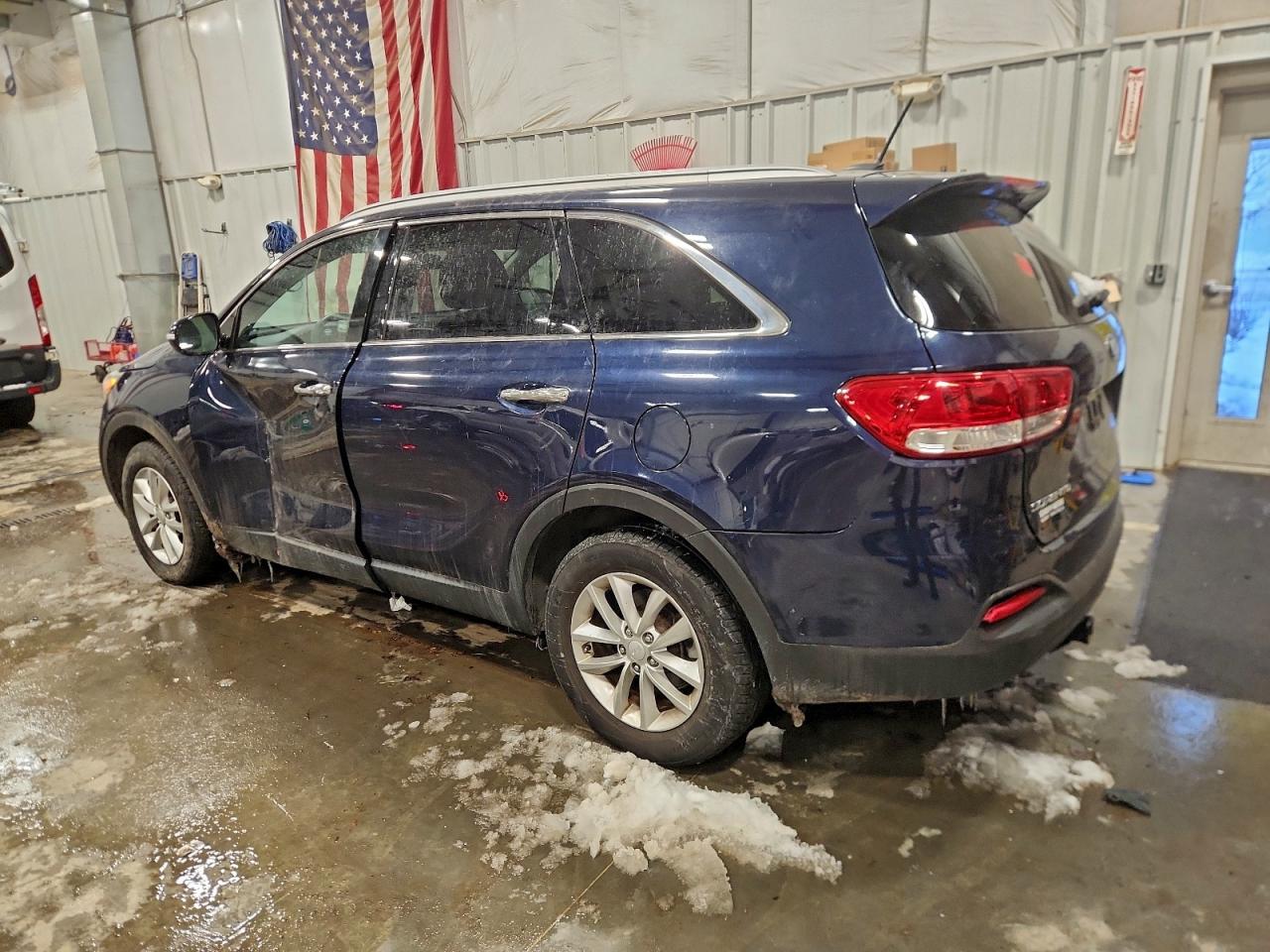 2016 KIA SORENTO LX photo 2