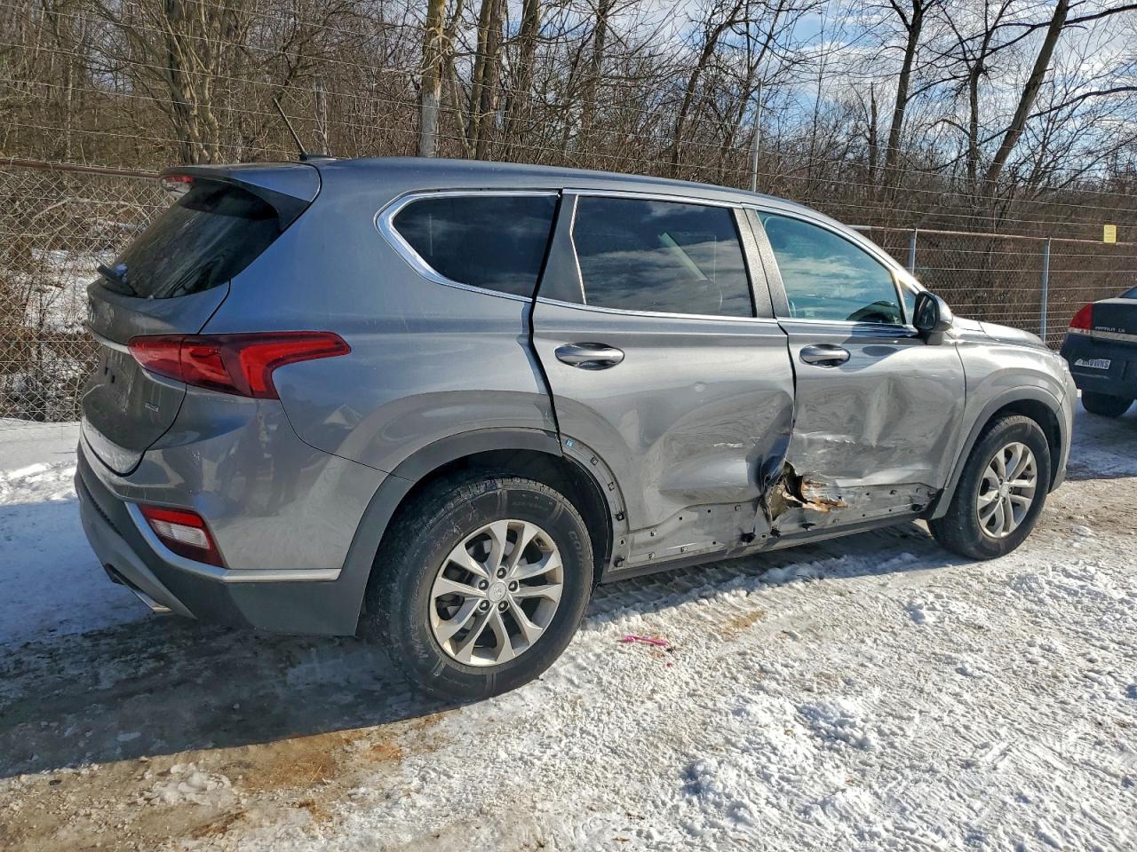 2019 HYUNDAI SANTA FE SE photo 3