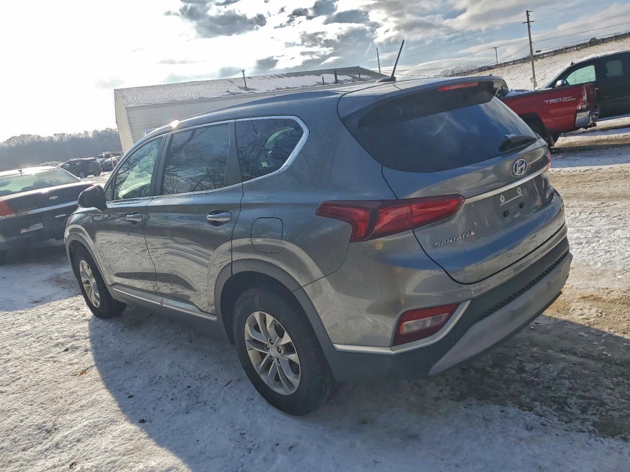 2019 HYUNDAI SANTA FE SE photo 2