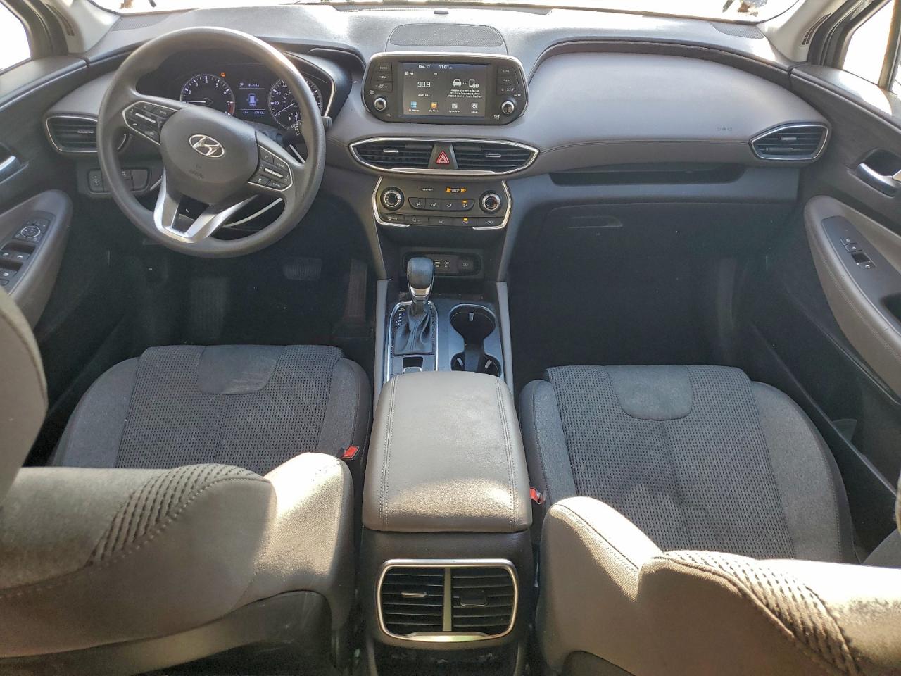 2019 HYUNDAI SANTA FE SE photo 8