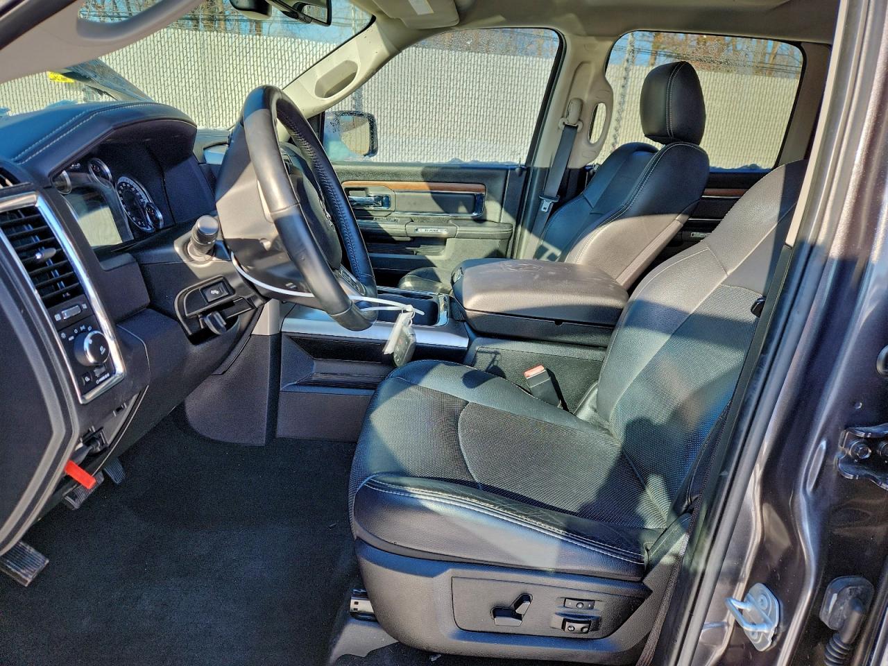 2017 RAM 1500 photo 7