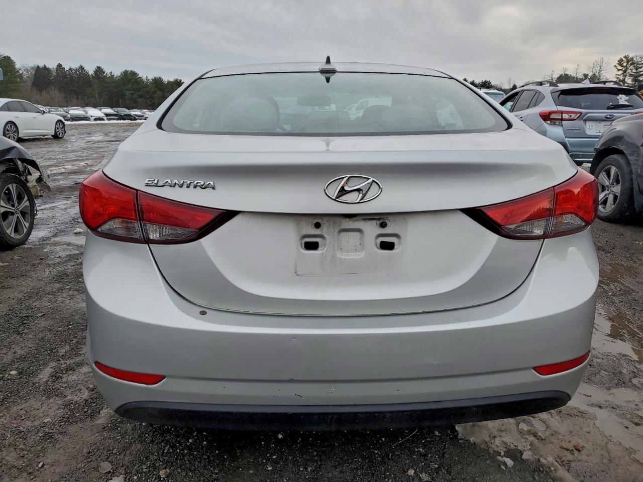 2016 HYUNDAI ELANTRA SE photo 6
