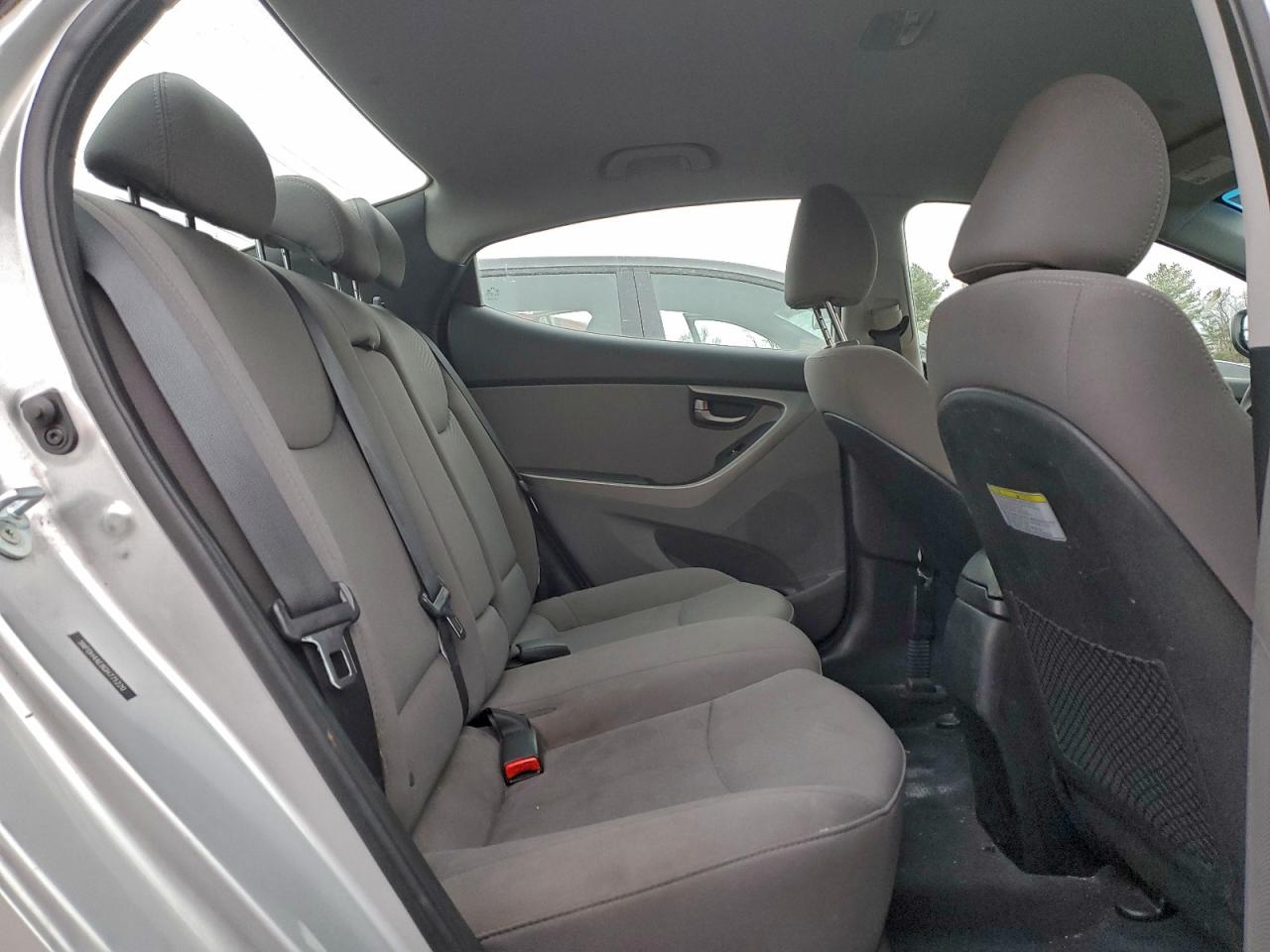 2016 HYUNDAI ELANTRA SE photo 10