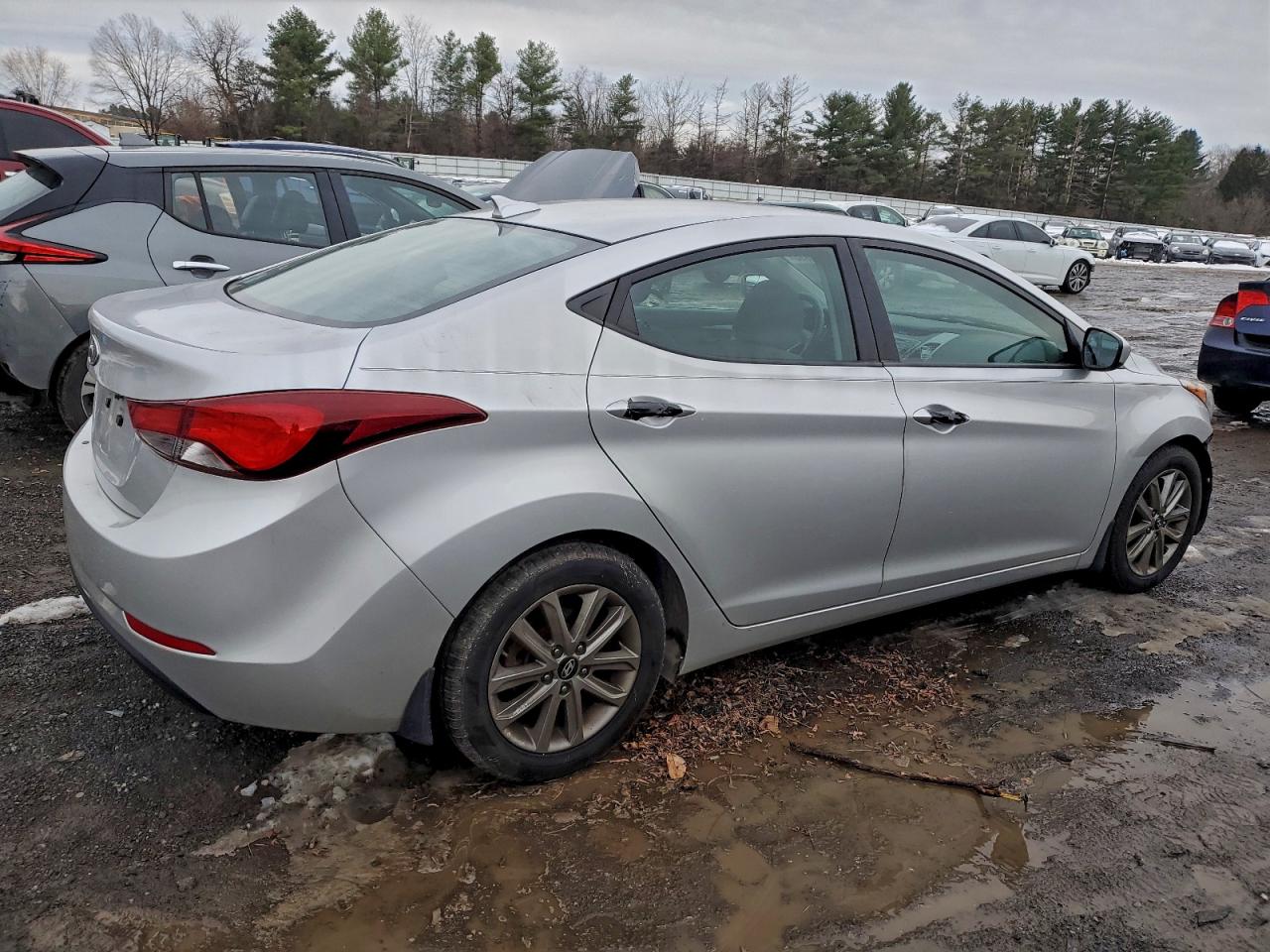 2016 HYUNDAI ELANTRA SE photo 3