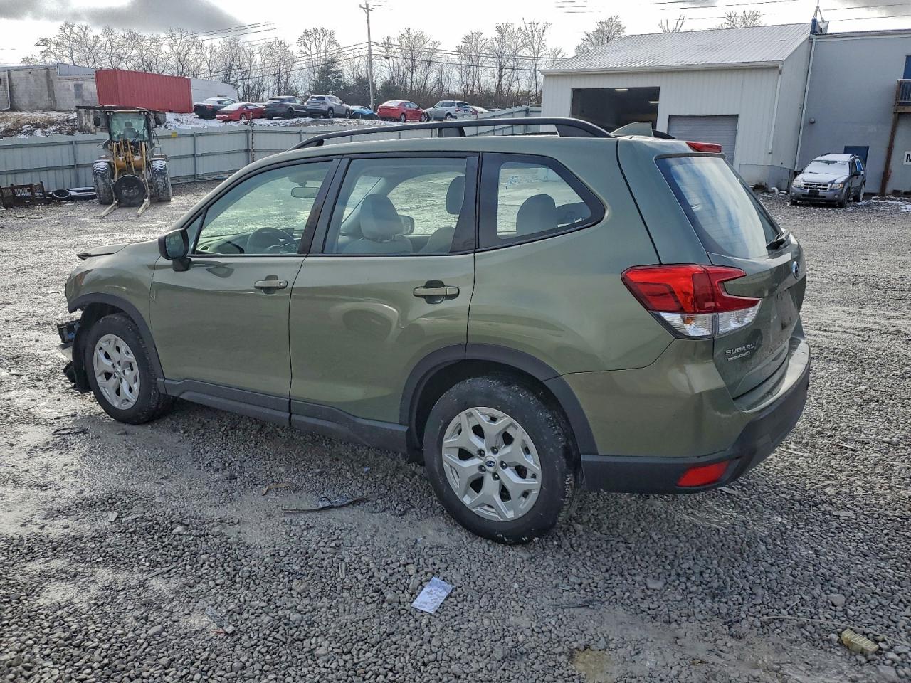 2021 SUBARU FORESTER photo 3