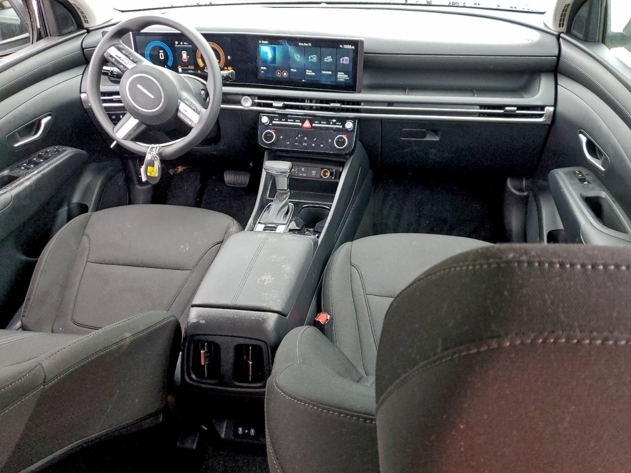 2026 HYUNDAI TUCSON SEL photo 15