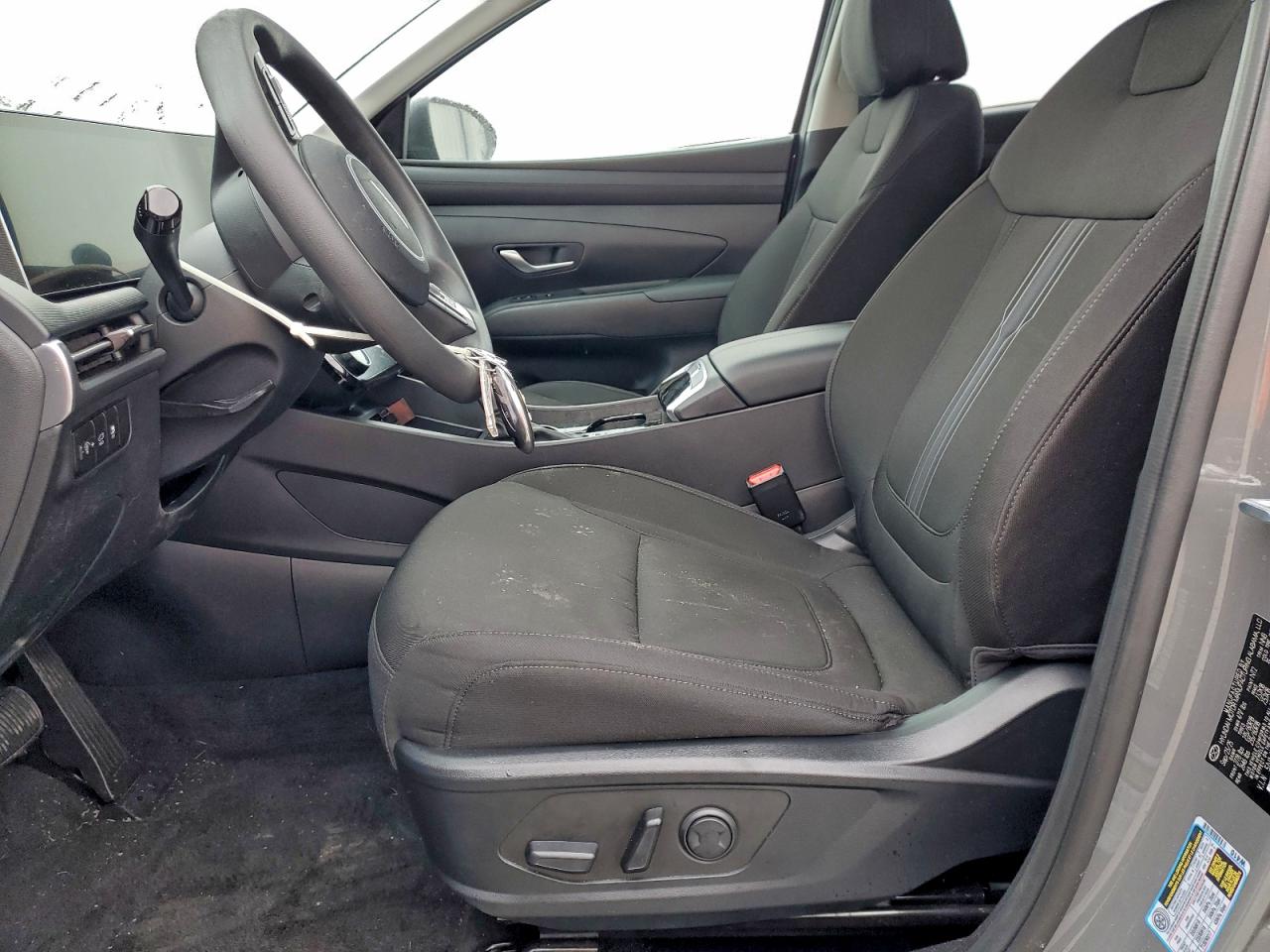 2026 HYUNDAI TUCSON SEL photo 13