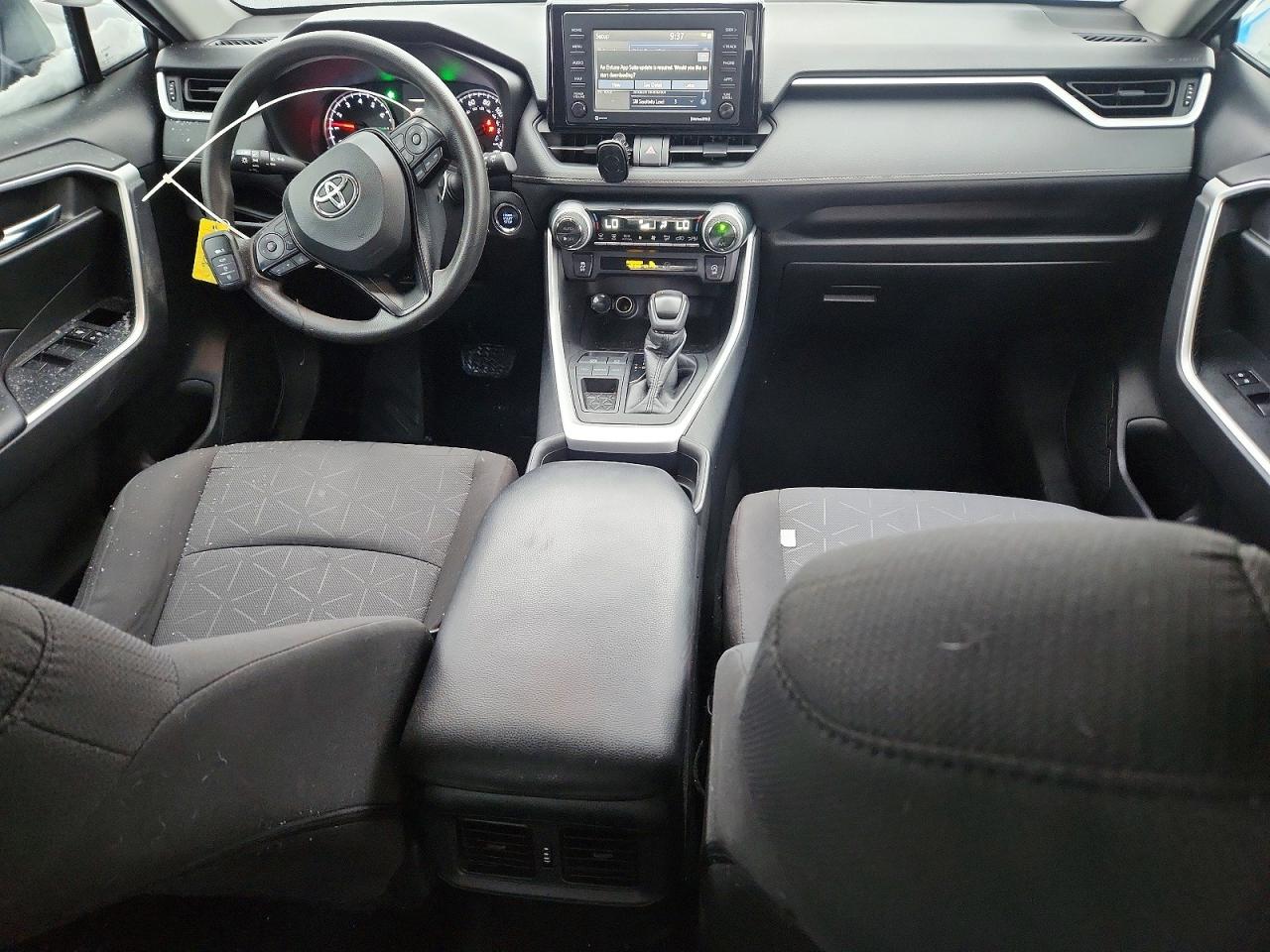 2021 TOYOTA RAV4 XLE photo 15