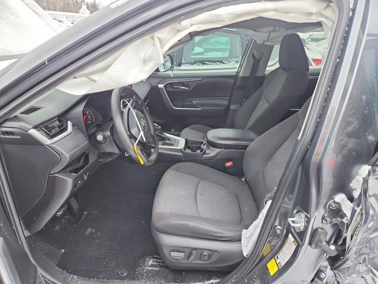 2021 TOYOTA RAV4 XLE photo 13