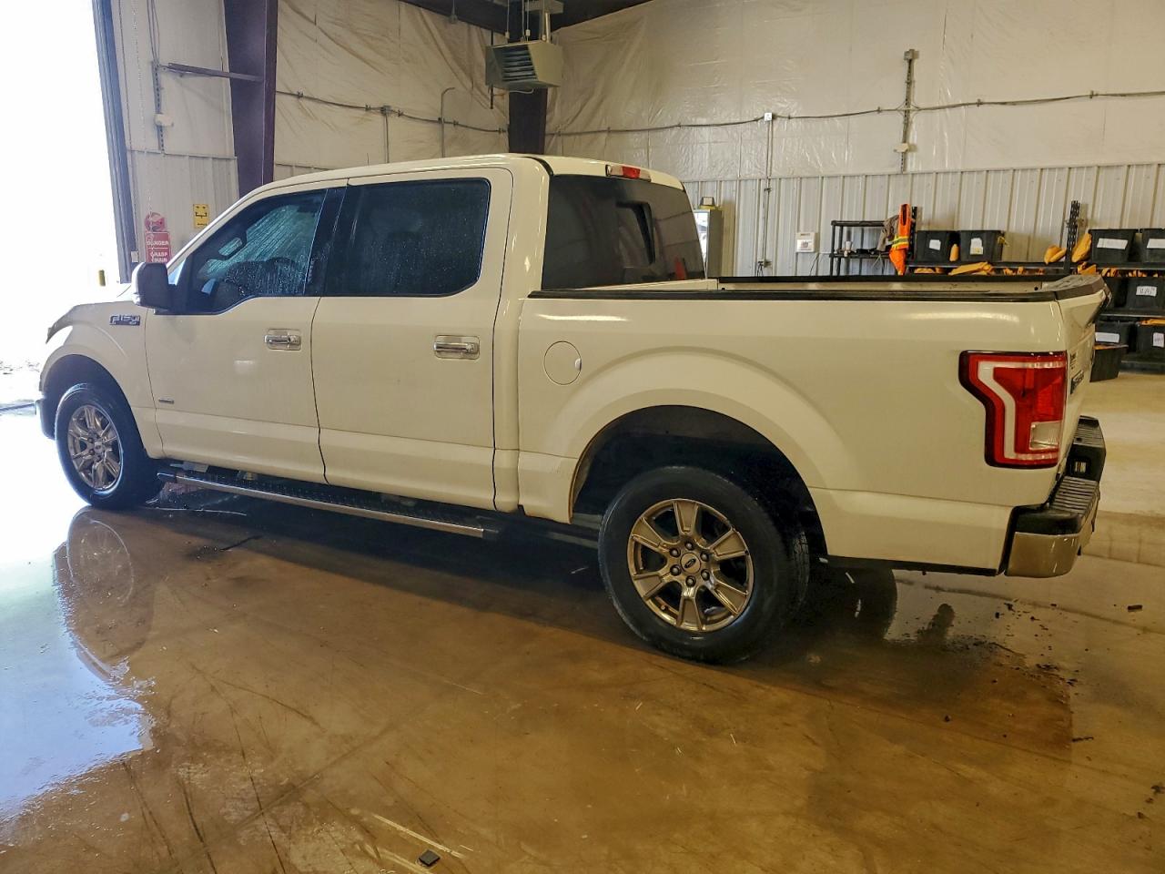2015 FORD F150 SUPERCREW photo 2