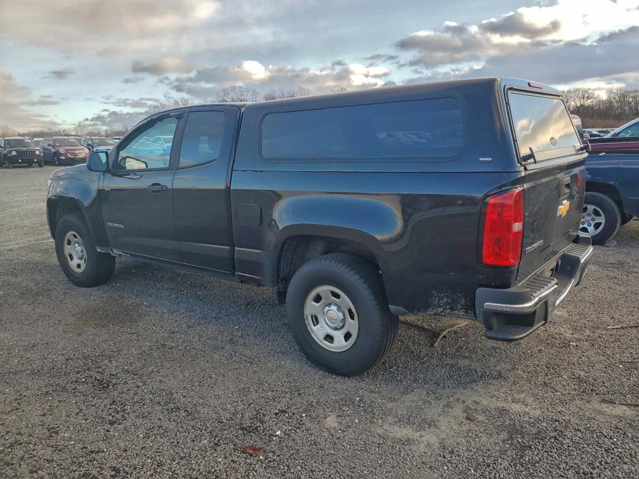 2018 CHEVROLET COLORADO photo 2