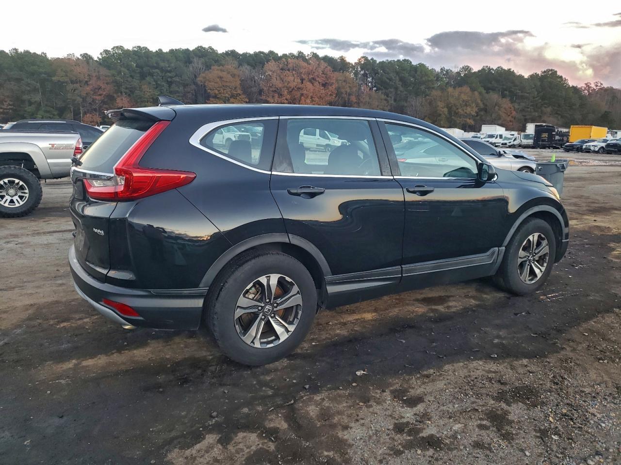 2018 HONDA CR-V LX photo 3