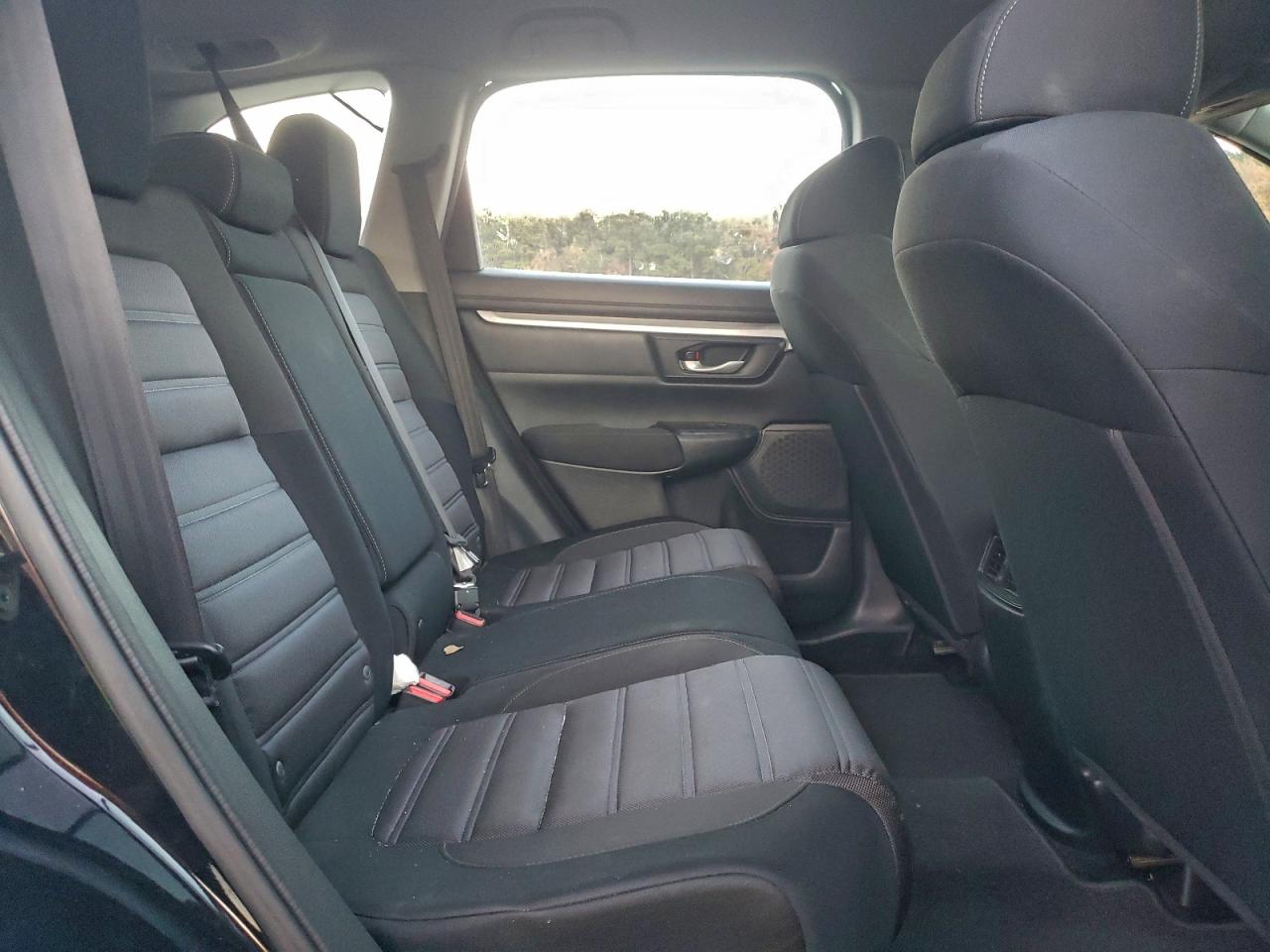 2018 HONDA CR-V LX photo 11