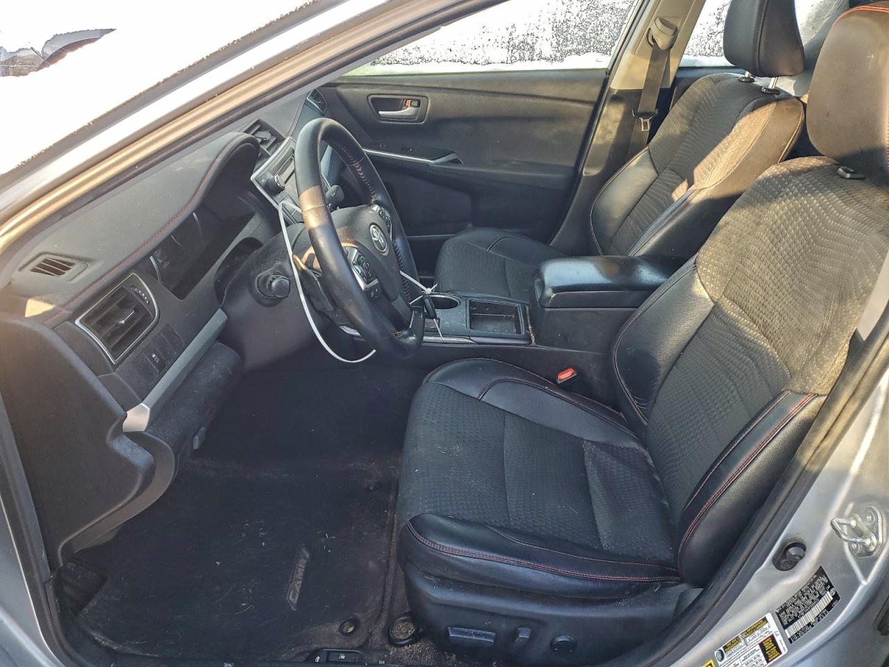 2015 TOYOTA CAMRY LE photo 7