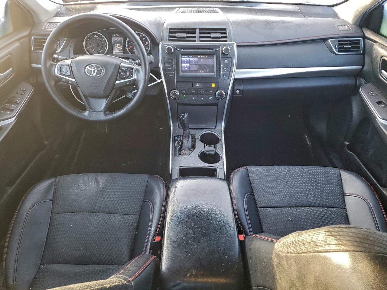 2015 TOYOTA CAMRY LE photo 8