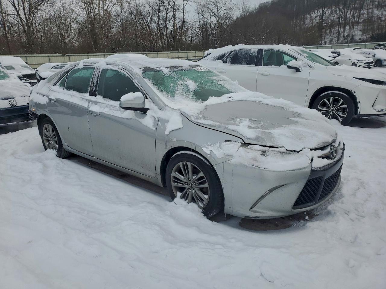 2015 TOYOTA CAMRY LE photo 4