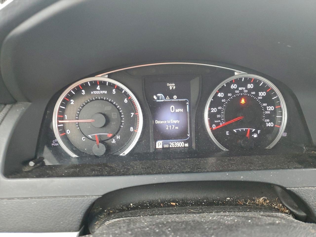 2015 TOYOTA CAMRY LE photo 9