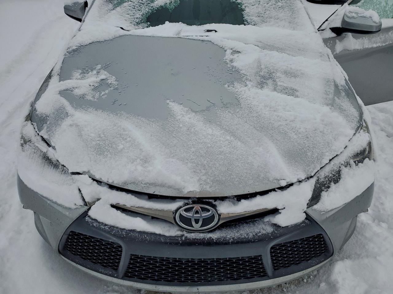 2015 TOYOTA CAMRY LE photo 11
