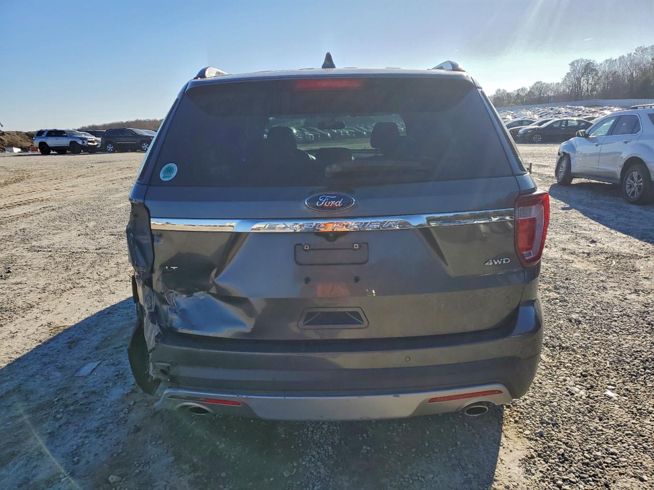 2017 FORD EXPLORER XLT photo 6