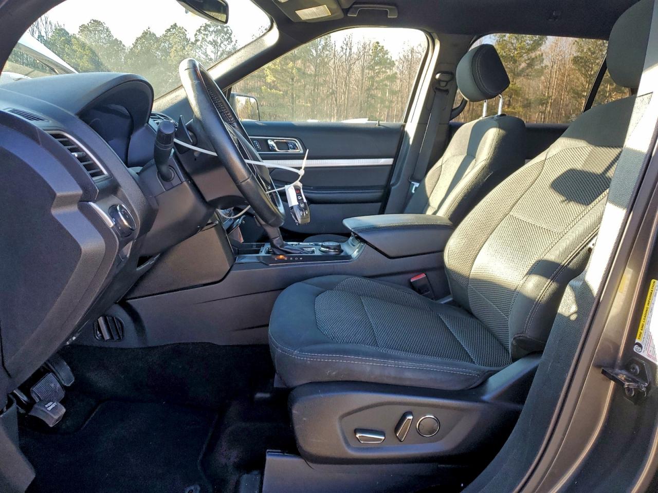 2017 FORD EXPLORER XLT photo 7