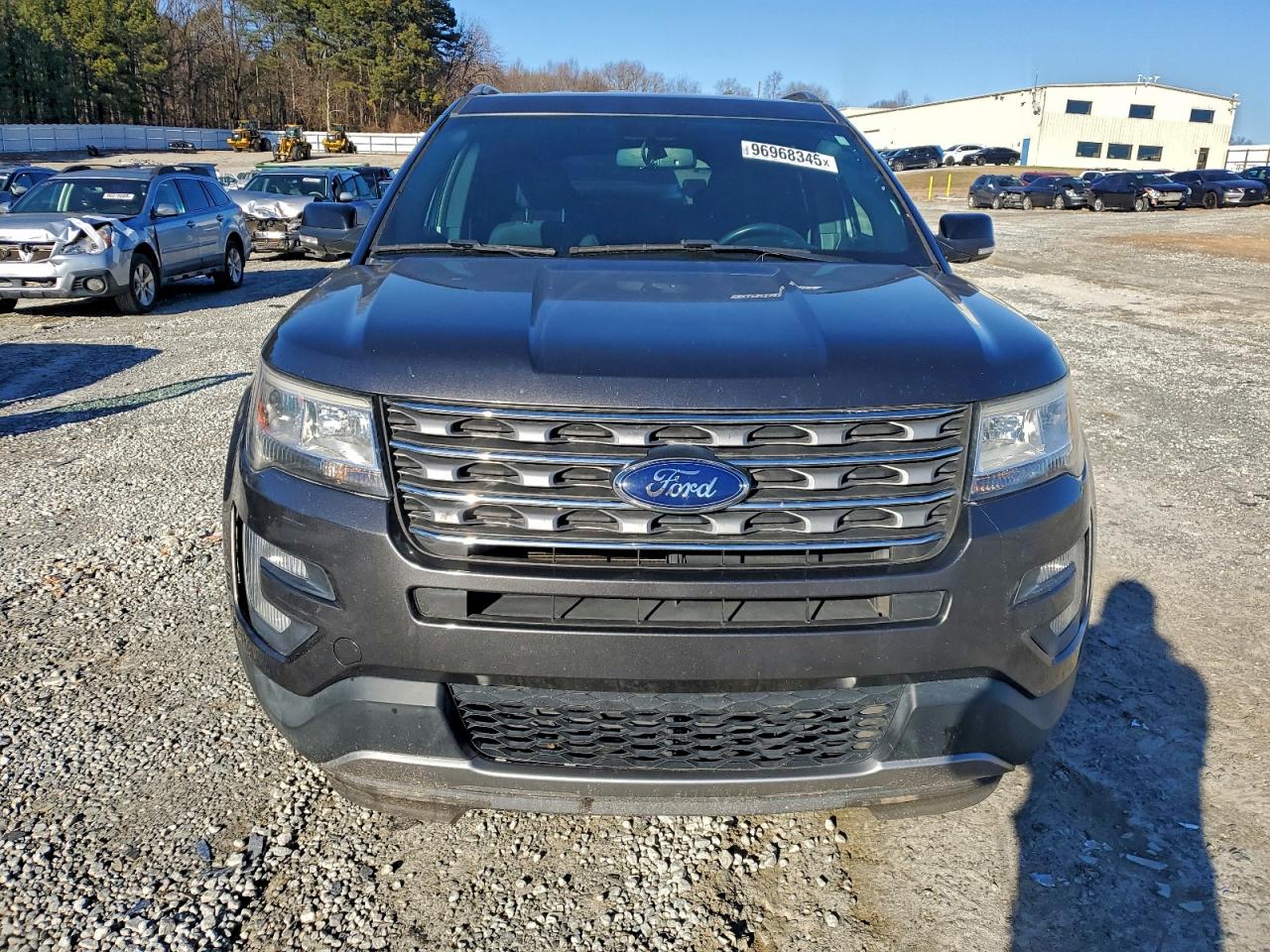 2017 FORD EXPLORER XLT photo 5