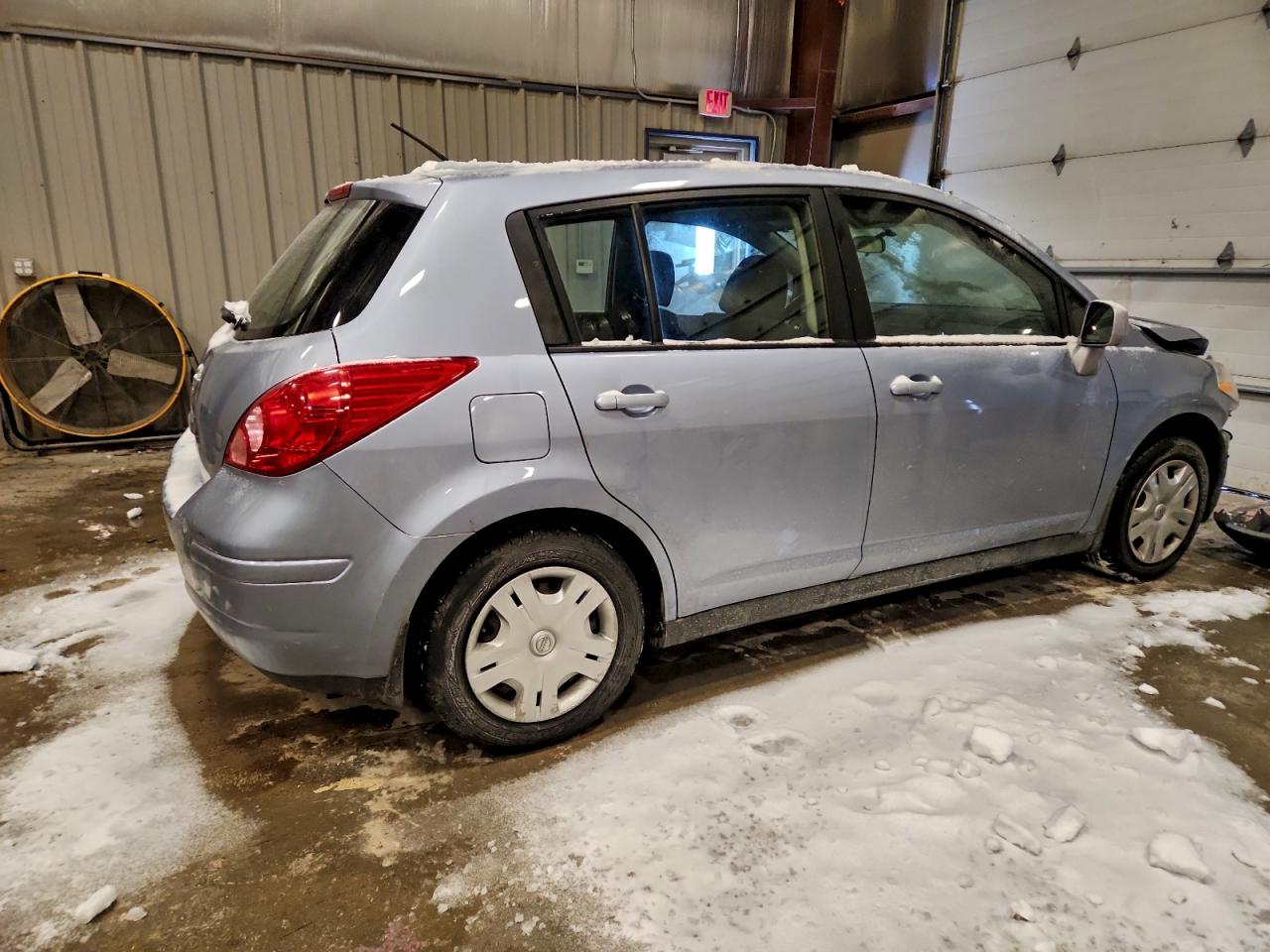 2011 NISSAN VERSA S photo 3