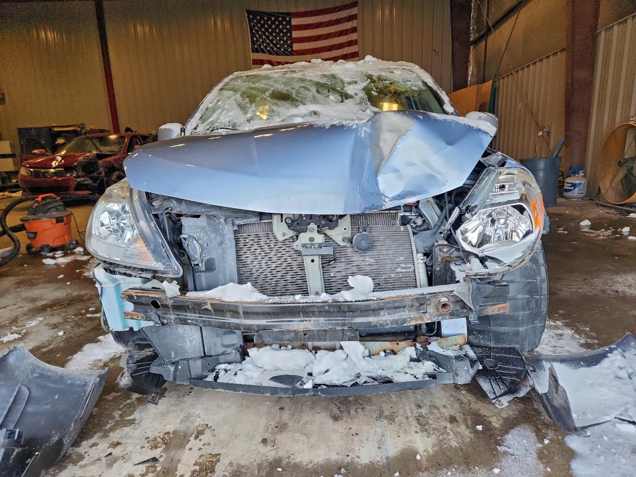 2011 NISSAN VERSA S photo 5